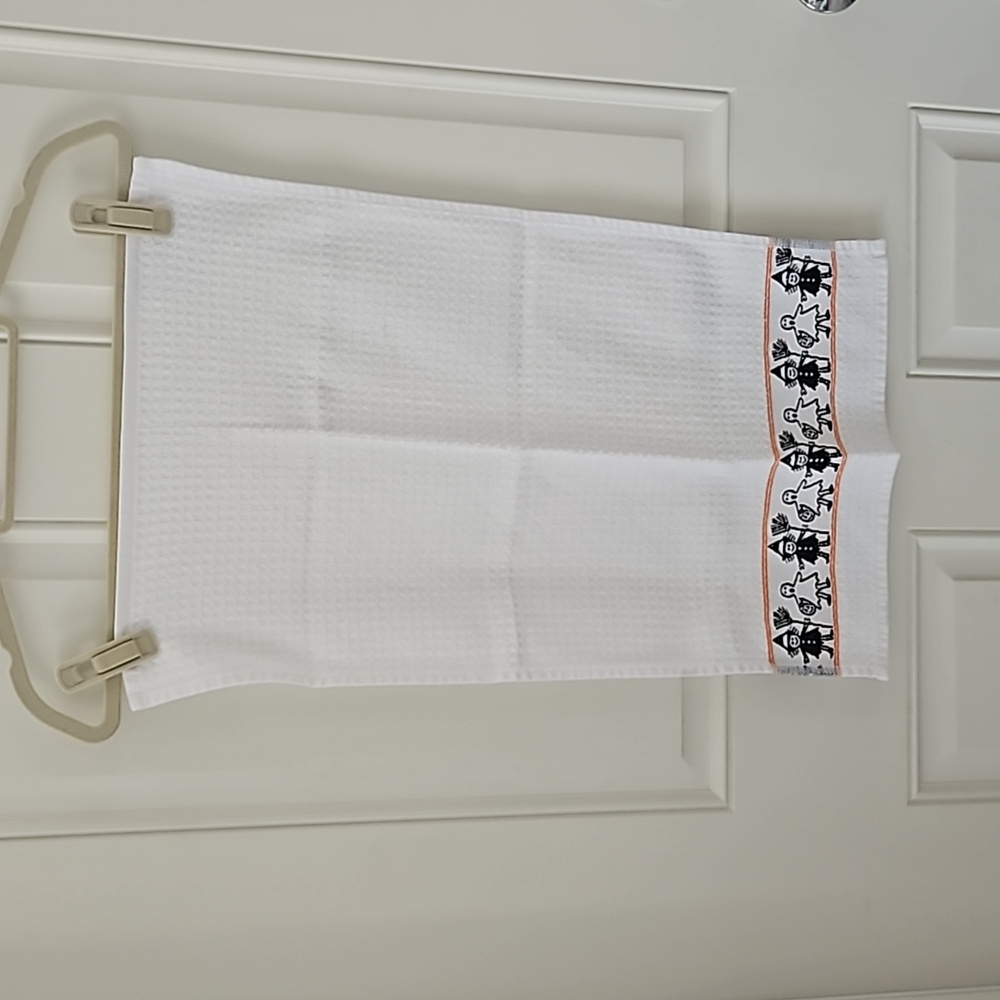 5 Halloween Decorative Dish Towels (2 Of Them Are Casaba)